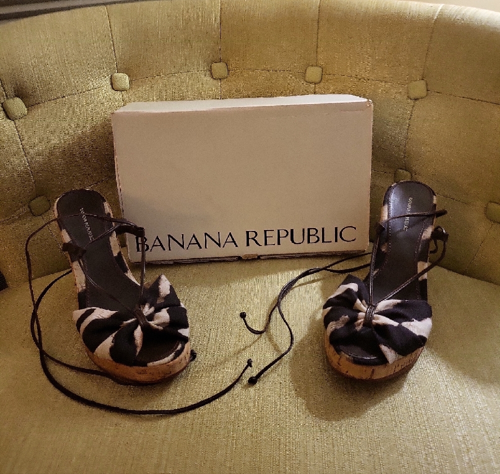 Banana Republic Cream and Brown Espadrilles